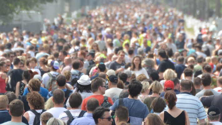 Combien d'habitants vivent à Amiens Métropole ?